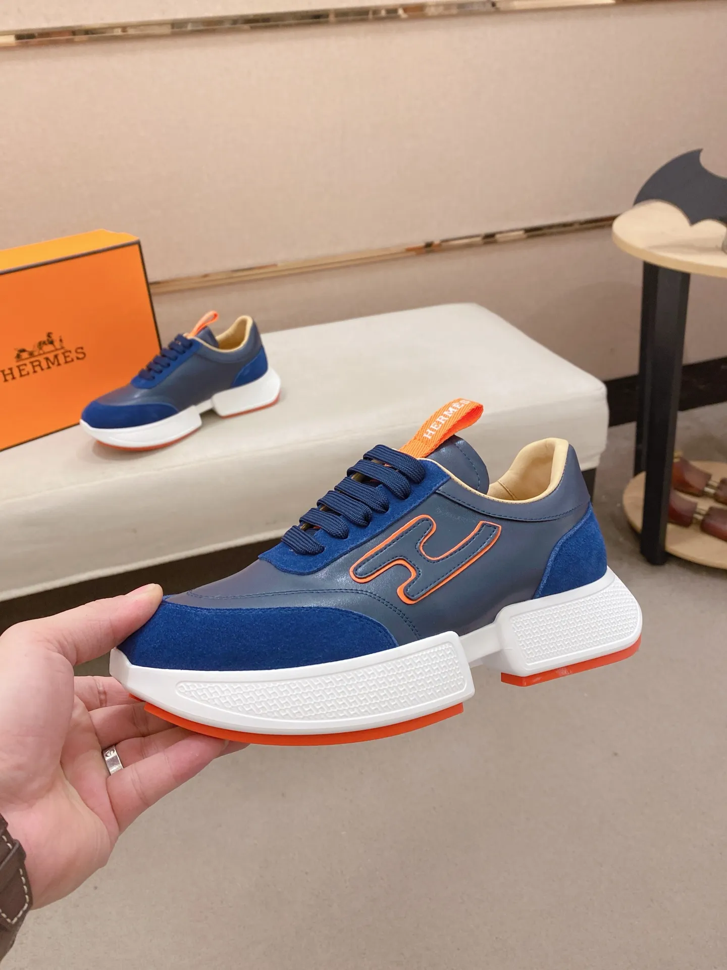 Men's clothing and shoes💰: 480💰《HERMES》【Classic original order·Version】Hermès; top 🔝purchasing agent🔍🔍men's latest 🇺🇸 counter sales simultaneously, imported from Italy original ▲▲cowhide ▲▲ (high-end, nobility, class) ) Exquisite workmanship (Italian 🇮🇹 imported water-dyed 🐂 cowhide lining) sole: original sole provided by the original factory, ⚠️exclusive double-layer activity·TPR·rubber·combined molded outsole; super comfortable·wear-resistant·non-slip·environmental protection The real thing is more beautiful if you take the real thing (high quality, follow the order). You can enter and exit the counter at will * Number of yards: 38-44 (45 can be customized and cannot be returned or exchanged)